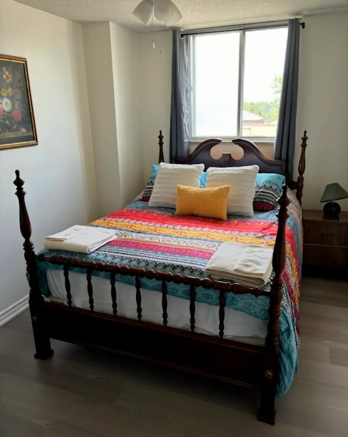 Photo of queen master bedroom